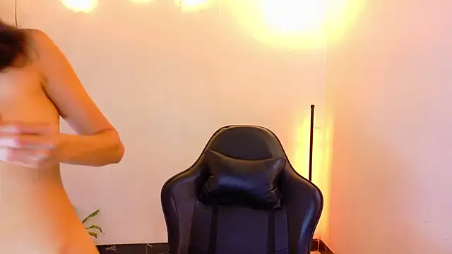 Sarasavage online show from July 2026 07:49:01 PM