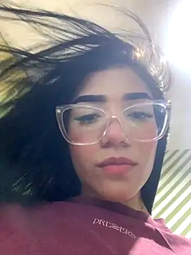 Snapshot of ElaRose_12 chatting on October 2025 08:40:02 PM ElaRose 12 online show from October 2025 08:40:02 PM