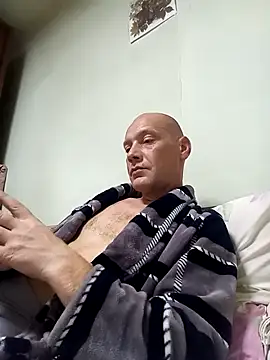 Snapshot of ToughDraft14 chatting on October 2025 09:52:01 AM ToughDraft14 online show from October 2025 09:52:01 AM