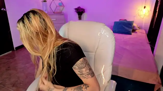 Snapshot of Jennaa_Cooper chatting on November 2025 05:45:02 PM Jennaa Cooper online show from November 2025 05:45:02 PM