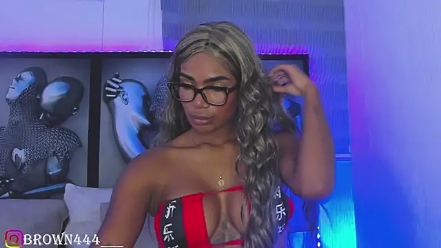  naomibrown  online show from May 2026 04:19:01 AM