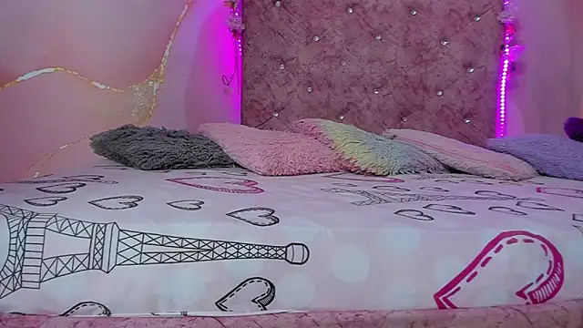 Snapshot of violet_taylor_ chatting on January 2026 02:15:01 AM violet taylor online show from January 2026 02:15:01 AM