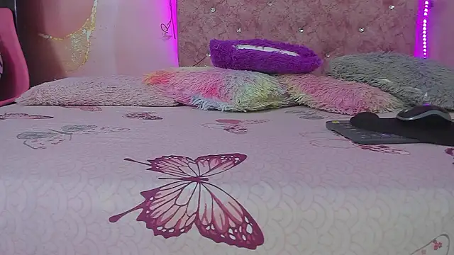 Snapshot of violet_taylor_ chatting on February 2026 02:16:02 AM violet taylor online show from February 2026 02:16:02 AM