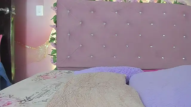 violet taylor  online show from May 2026 02:18:02 AM