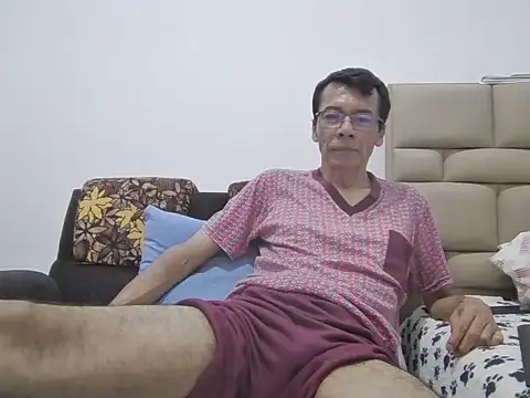skinnylatino51 online show from May 2026 12:19:01 AM