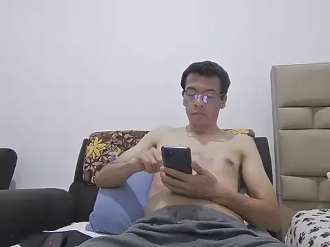 skinnylatino51 online show from May 2026 01:02:02 AM