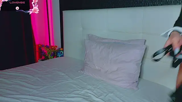 Snapshot of AshleyEttheenn chatting on March 2026 05:02:01 PM AshleyEttheenn online show from March 2026 05:02:01 PM