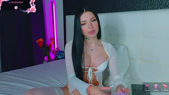 Snapshot of AshleyEttheenn chatting on April 2026 05:28:01 PM AshleyEttheenn online show from April 2026 05:28:01 PM