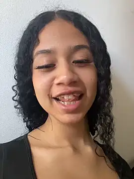Snapshot of jadee8 chatting on April 2026 07:44:01 PM jadee8 online show from April 2026 07:44:01 PM