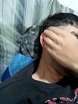 jjhojan11 online show from January 2026 12:49:02 AM