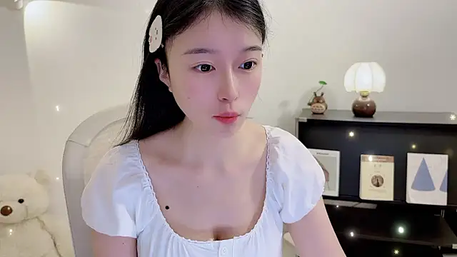 Snapshot of Onechestnut chatting on November 2025 06:14:02 AM Onechestnut online show from November 2025 06:14:02 AM