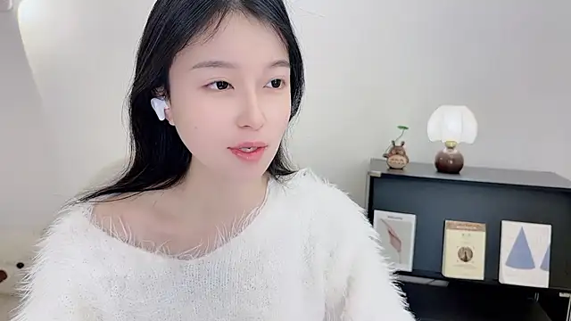 Snapshot of Onechestnut chatting on December 2025 06:00:01 AM Onechestnut online show from December 2025 06:00:01 AM