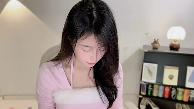 Snapshot of Onechestnut chatting on December 2025 12:45:01 PM Onechestnut online show from December 2025 12:45:01 PM