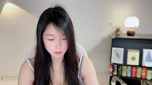 Snapshot of Onechestnut chatting on April 2026 05:38:02 AM Onechestnut online show from April 2026 05:38:02 AM