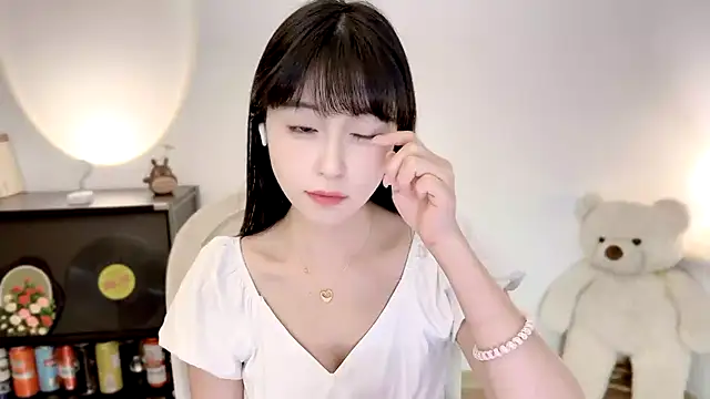 Onechestnut online show from July 2026 12:08:02 PM