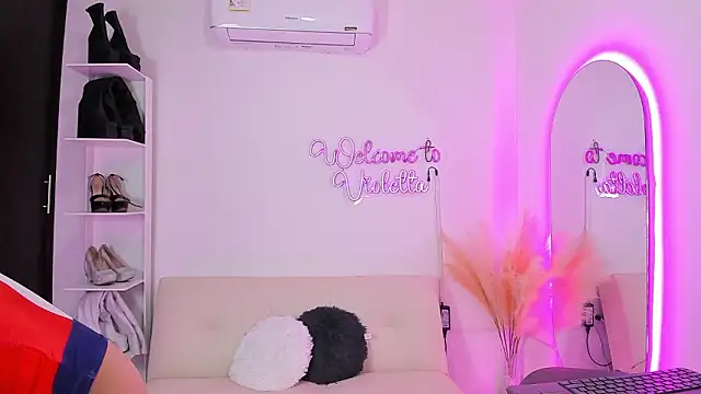 Snapshot of violetta_pretty chatting on February 2026 07:34:02 PM violetta pretty online show from February 2026 07:34:02 PM