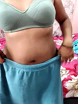 Snapshot of Lalitha-1995 chatting on October 2025 04:57:02 AM Lalitha-1995 online show from October 2025 04:57:02 AM