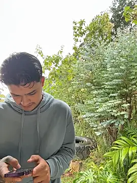 Snapshot of Rose-andres chatting on November 2025 08:33:02 PM Rose-andres online show from November 2025 08:33:02 PM