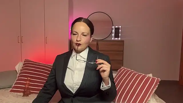 UnderWunder online show from July 2026 01:07:02 PM