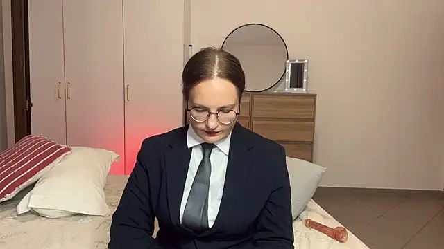 UnderWunder online show from August 2026 08:44:01 PM
