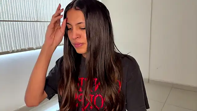 clara evanss s online show from March 2026 09:11:01 PM