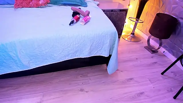 Snapshot of Scarletbigbug chatting on September 2025 06:35:01 PM Scarletbigbug online show from September 2025 06:35:01 PM