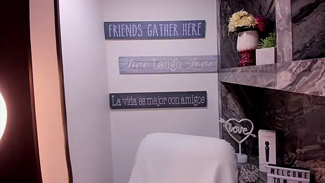 miss   taylor online show from September 2025 06:02:02 PM