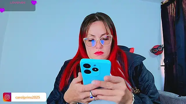 carolinhe  online show from October 2025 07:34:02 PM