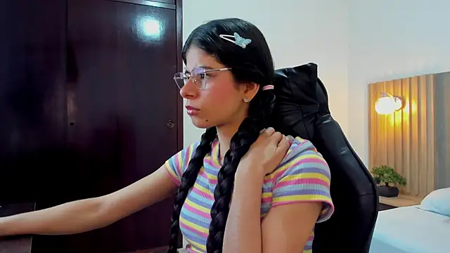 Snapshot of carlina_15 chatting on September 2025 12:16:01 PM carlina 15 online show from September 2025 12:16:01 PM