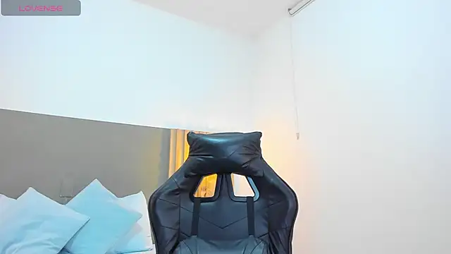 Snapshot of carlina_15 chatting on September 2025 12:18:02 PM carlina 15 online show from September 2025 12:18:02 PM