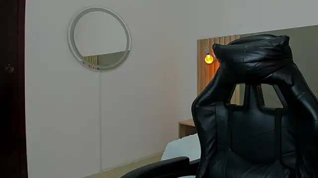 carlina 15 online show from March 2026 12:23:02 PM