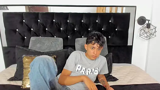 Sebas cat online show from October 2025 10:00:02 PM