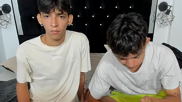 Sebas cat online show from November 2025 10:48:01 PM