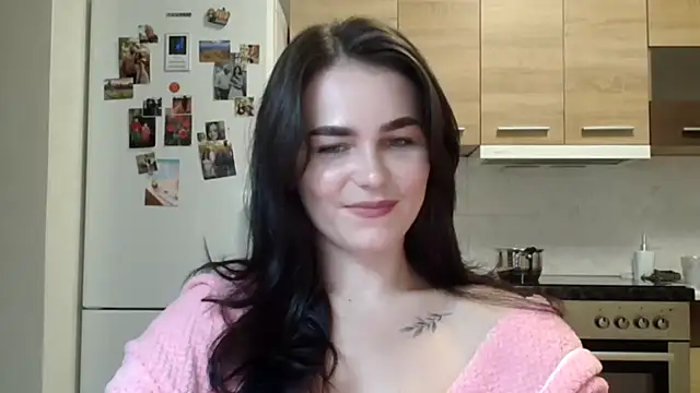 Silviaa a online show from November 2025 06:07:02 PM