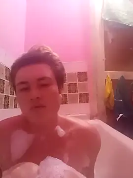 Snapshot of MoonIrene chatting on October 2025 05:40:02 PM MoonIrene online show from October 2025 05:40:02 PM