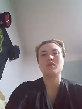 Snapshot of MoonIrene chatting on October 2025 03:57:02 PM MoonIrene online show from October 2025 03:57:02 PM