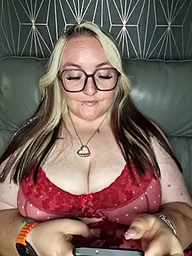 Snapshot of BBW_Diamond_xox chatting on September 2025 11:43:01 PM BBW Diamond xox online show from September 2025 11:43:01 PM