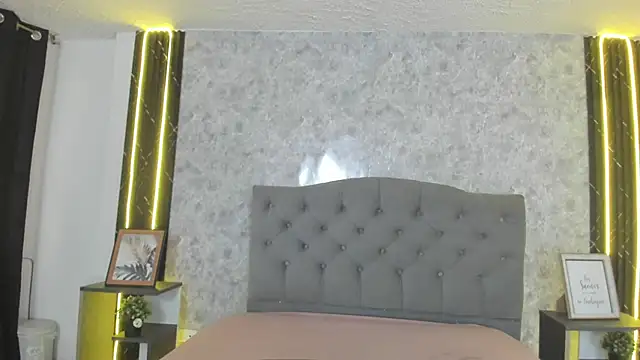 GiannaSlimJB online show from February 2026 07:39:01 PM