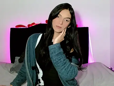 Snapshot of x_isabella_x chatting on November 2025 06:44:01 AM x isabella x online show from November 2025 06:44:01 AM