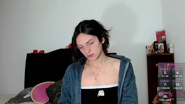 Snapshot of x_isabella_x chatting on November 2025 12:52:01 PM x isabella x online show from November 2025 12:52:01 PM