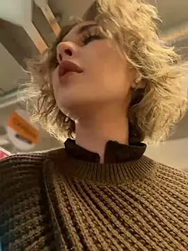 Snapshot of KellyKeler chatting on November 2025 11:13:01 AM KellyKeler online show from November 2025 11:13:01 AM