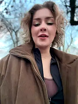 Snapshot of KellyKeler chatting on December 2025 01:28:01 PM KellyKeler online show from December 2025 01:28:01 PM