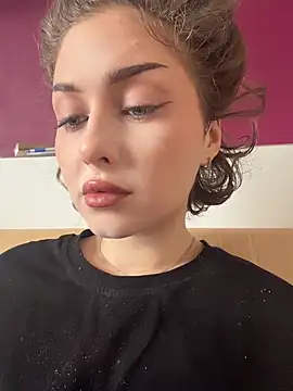 Snapshot of KellyKeler chatting on February 2026 11:20:02 AM KellyKeler online show from February 2026 11:20:02 AM