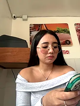 Michelle Zoe online show from September 2025 05:56:02 PM