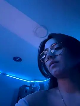 Michelle Zoe online show from October 2025 11:05:01 PM