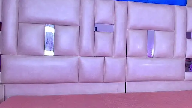 Snapshot of emmacurvy chatting on October 2025 03:03:02 AM emmacurvy online show from October 2025 03:03:02 AM