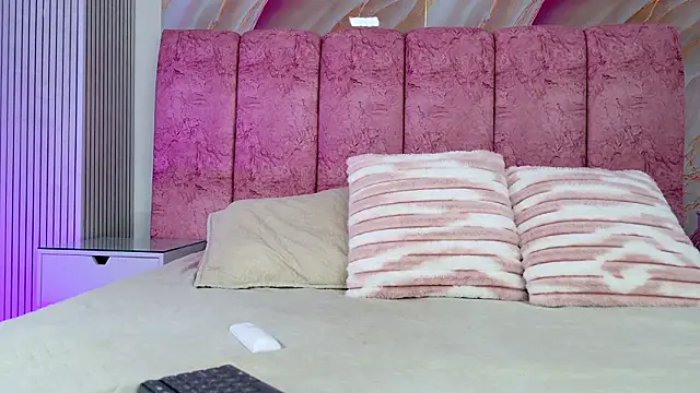 emmacurvy online show from February 2026 03:05:02 AM