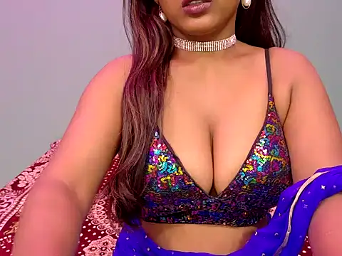 nylaahh-12 online show from October 2025 06:20:01 PM