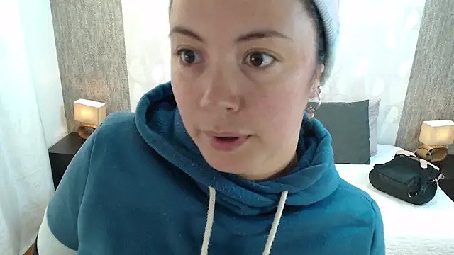 Snapshot of elamurray chatting on October 2025 11:11:01 AM elamurray online show from October 2025 11:11:01 AM