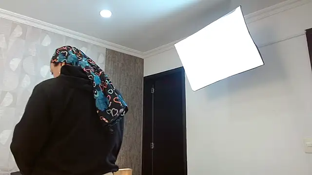 Snapshot of elamurray chatting on November 2025 11:21:01 AM elamurray online show from November 2025 11:21:01 AM